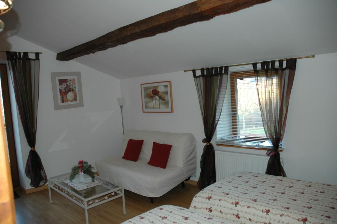 Chambres D'Hotes La Hulotte 69 Villecheneve Exterior photo